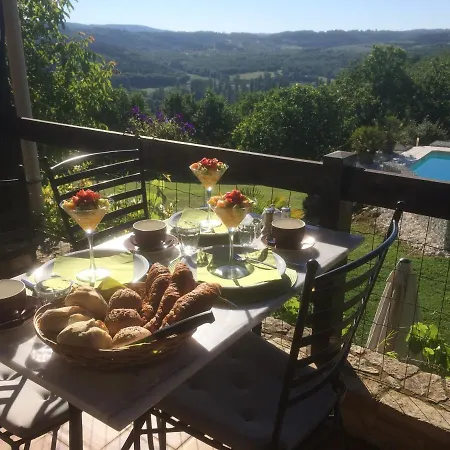 Les Trois Collines Bed & Breakfast *